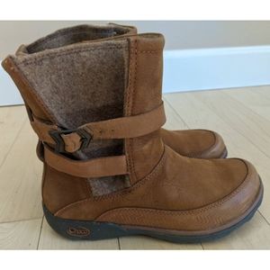 Light brown winter boots